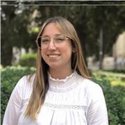 Soy estudiante universitaria con ganas de ayudar a los niños y adolescentes en sus tareas y facilitarles el estudio. Doy clases de refuerzo en todas las materias en niveles de primaria y la ESO